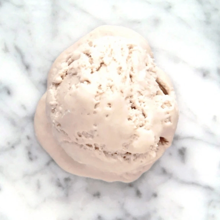 Crème glacée à la framboise