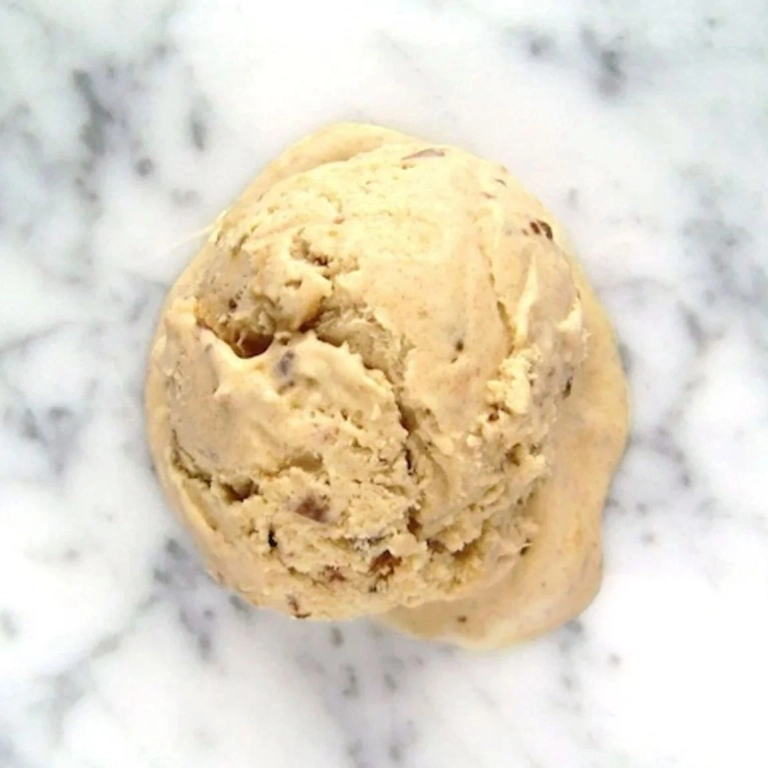 Crème glacée au stick toffee