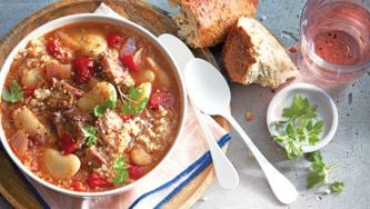 Porc et haricots à l'espagnol