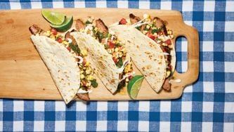 Tacos au bœuf, sauce chimichurri et salsa de maïs