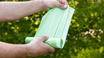 Plastique compostable : une solution contre la pollution, vraiment ?