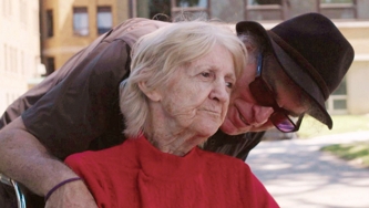 J'ai placé ma mère : un documentaire qui fait réfléchir