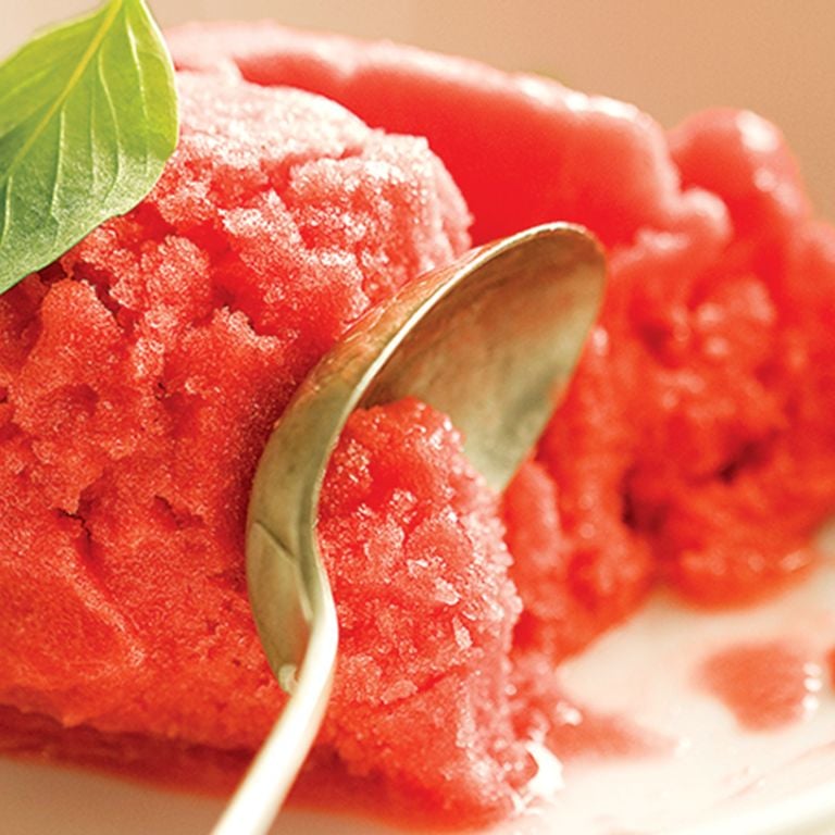 Sorbet aux fraises parfumé au basilic