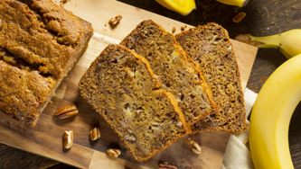 Pain aux bananes, à l'érable et aux graines de lin