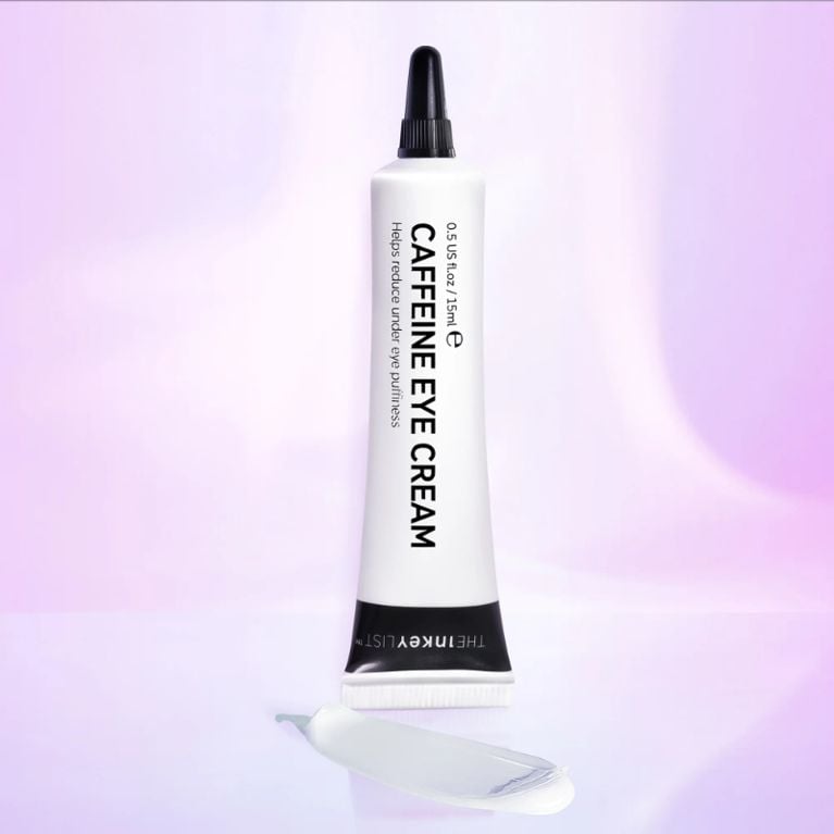 Avez-vous vraiment besoin d'une crème pour le contour des yeux?