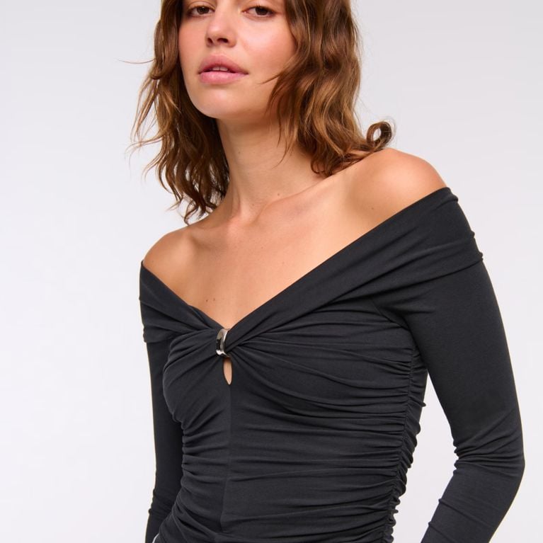 12 beaux hauts pour sortir, tous à moins de 100$