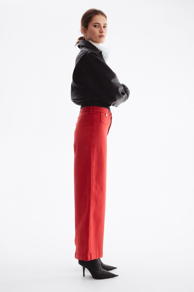 Jeans: les coupes et les couleurs tendance à adopter en 2026