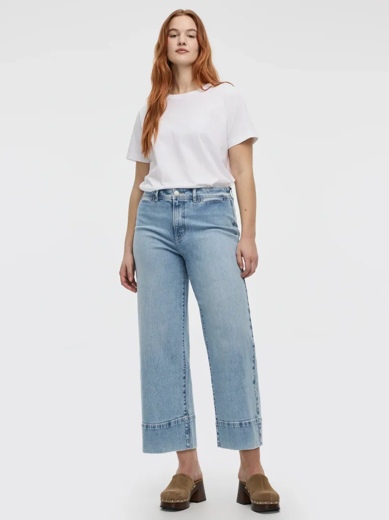 Jeans: les coupes et les couleurs tendance à adopter en 2026