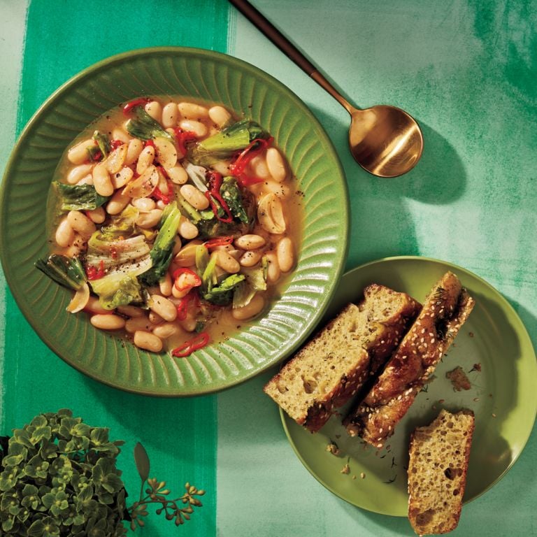 Fagioli e Scarola (haricots et laitue chicorée)