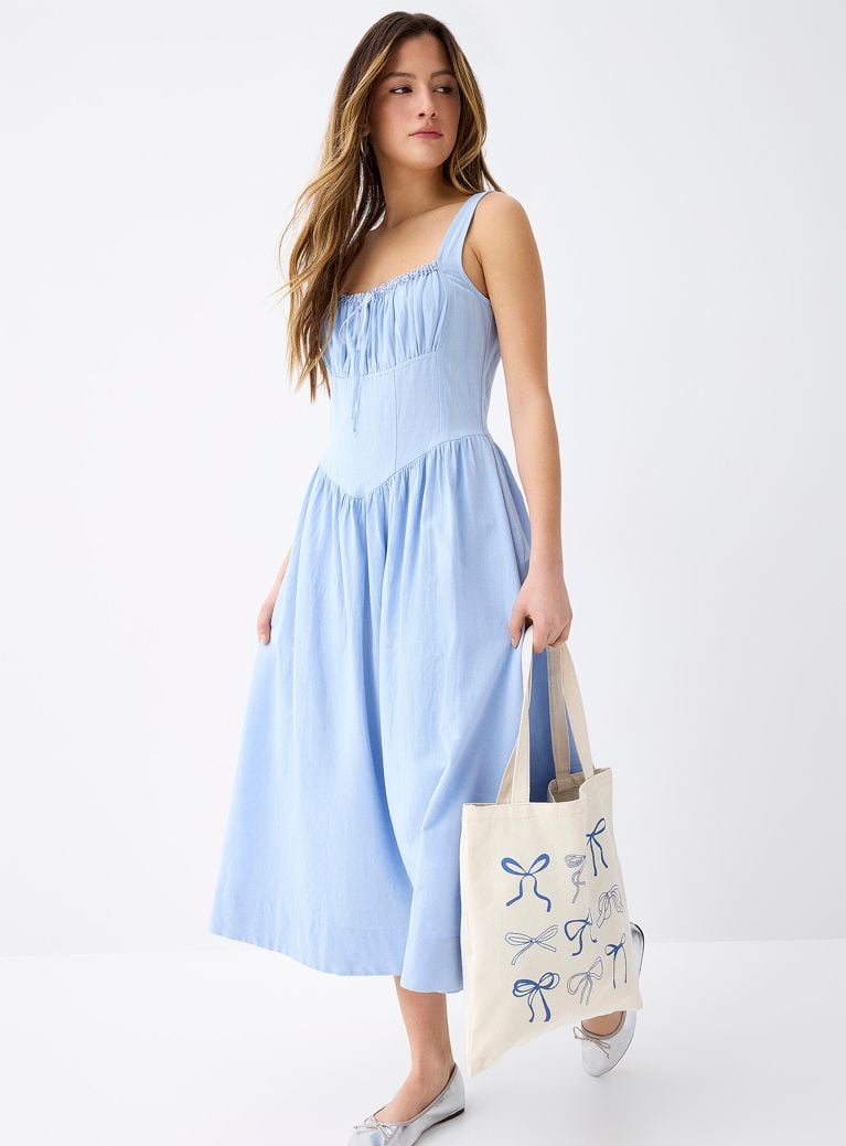 Les plus belles robes d’été, du bureau à la piscine