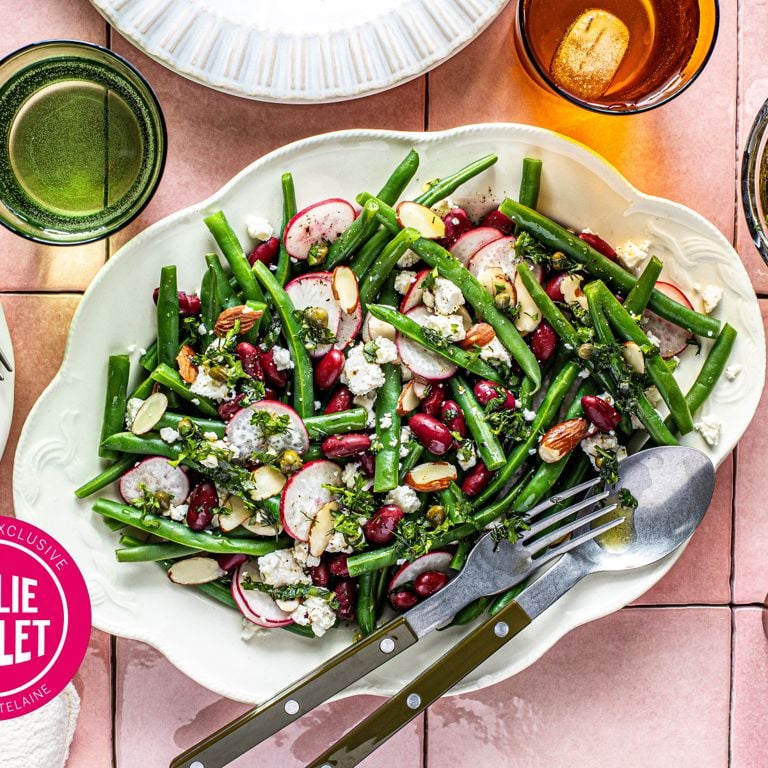 Salade de haricots verts, sauce aux herbes et aux câpres