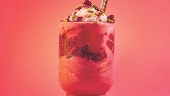 Lait frappé à la vanille et à la rose