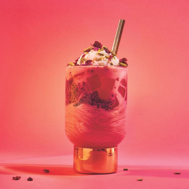 Lait frappé à la vanille et à la rose