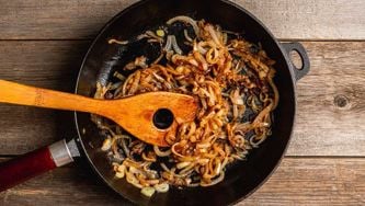 4 méthodes faciles pour caraméliser des oignons