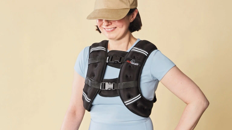 Marche sportive: les vestes lestées valent-elles le coup?