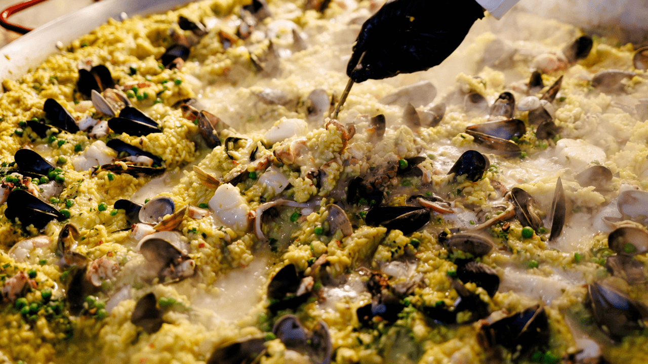 De la paella au risotto: comment le riz unit les cultures et les traditions