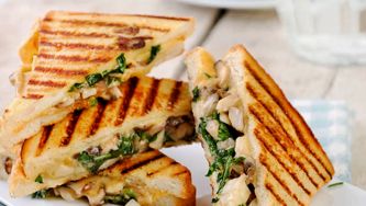 Croques au gouda et à la duxelles de champignons