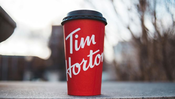 Tim Hortons rappelle des tasses en raison de risques de brûlure