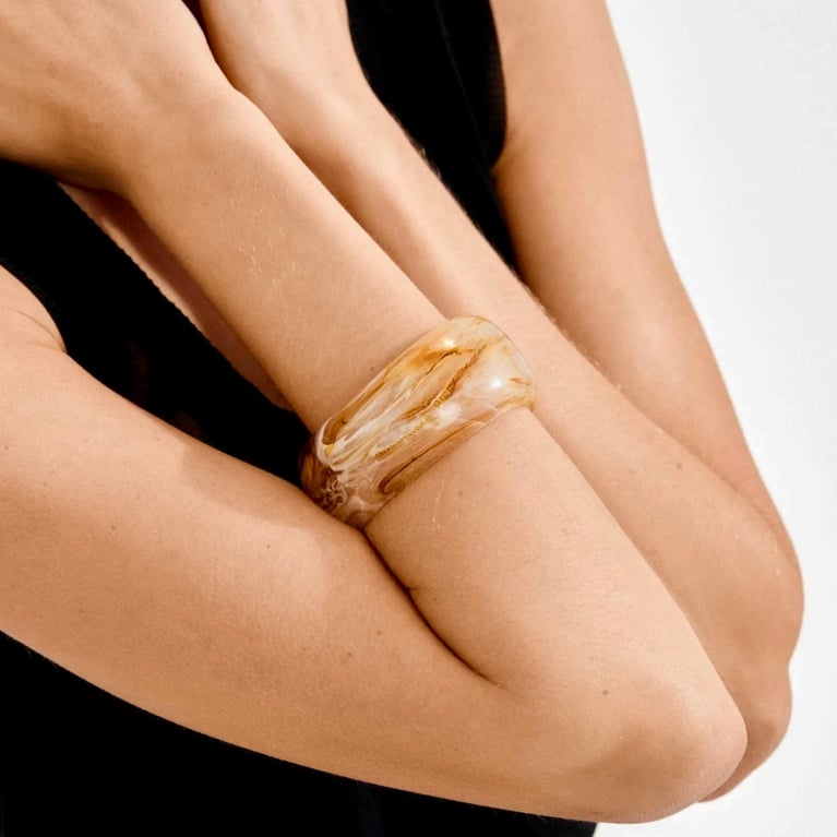 Bijoux maximalistes: 8 trucs pour les porter avec style
