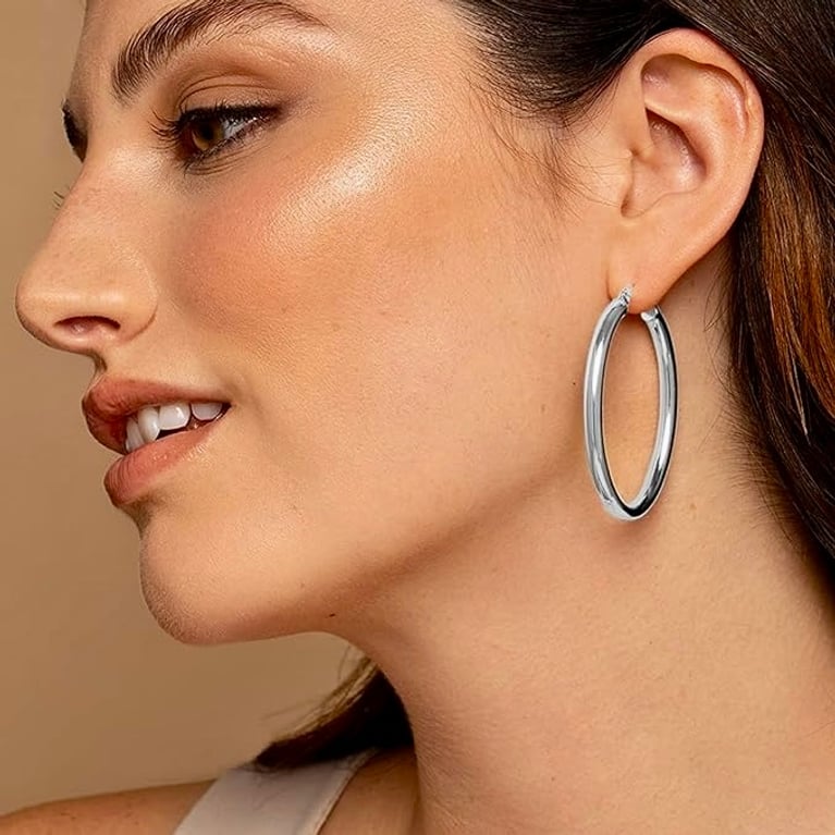 Lobes tombants: les astuces pour les camoufler (et les éviter!)