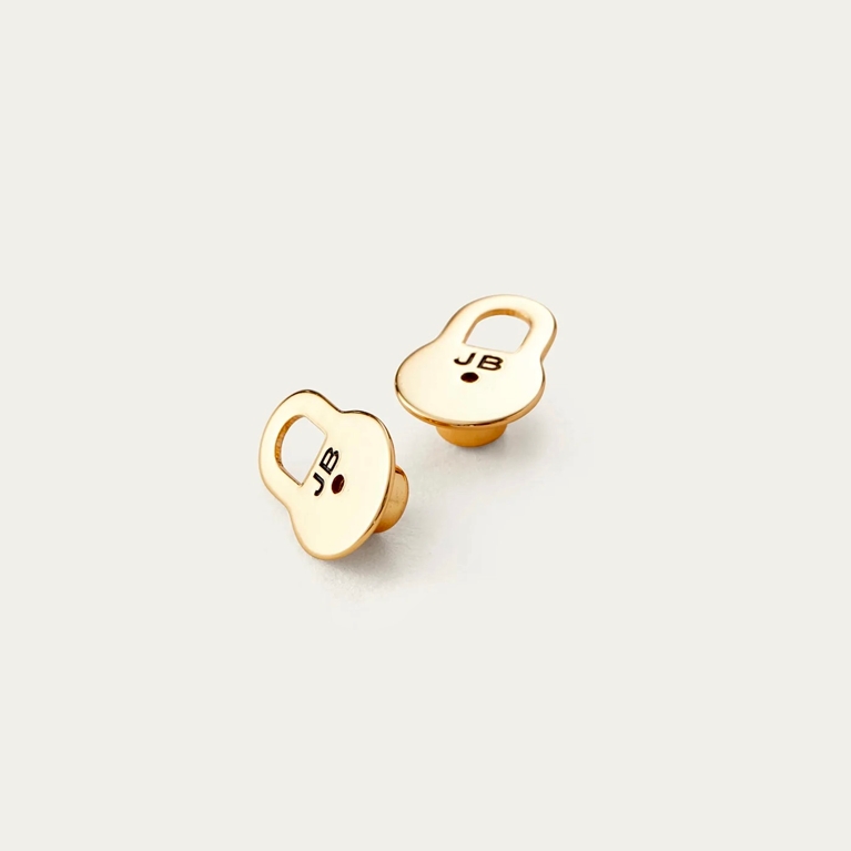 Lobes tombants: les astuces pour les camoufler (et les éviter!)