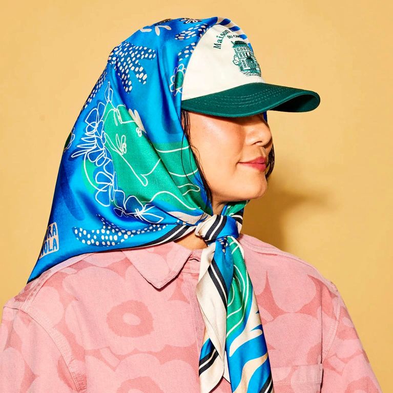 5 façons simples de porter un foulard en soie