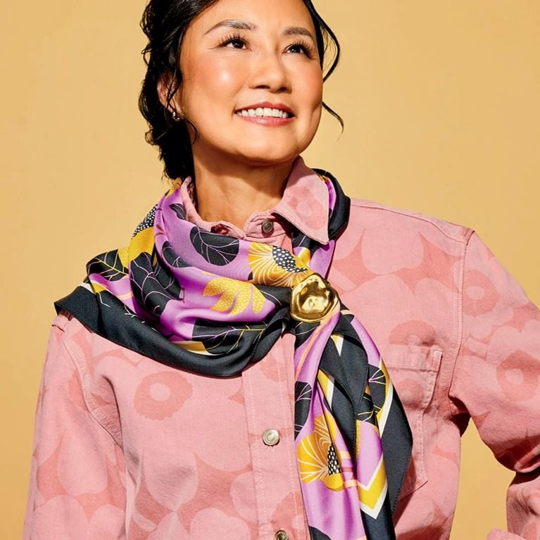 5 façons simples de porter un foulard en soie