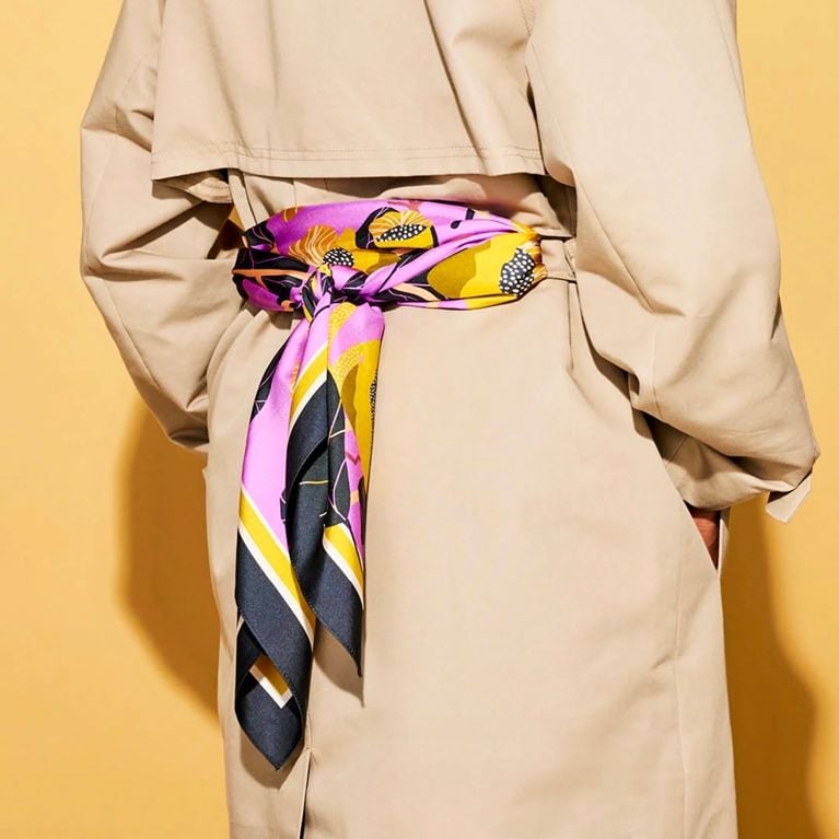 5 façons simples de porter un foulard en soie