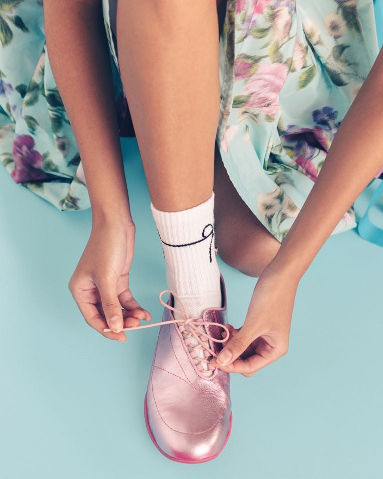 Maguire X Eliza Faulkner: une collaboration lumineuse