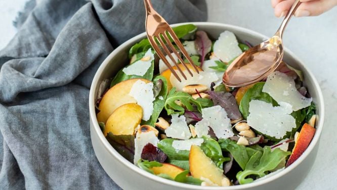 Salade de nectarines et de parmesan