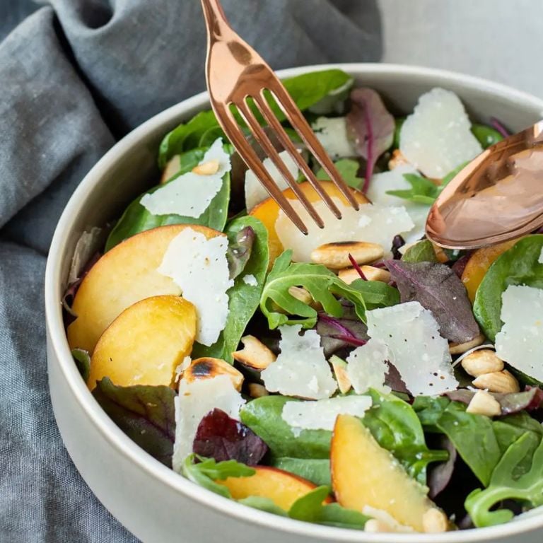 Salade de nectarines et de parmesan