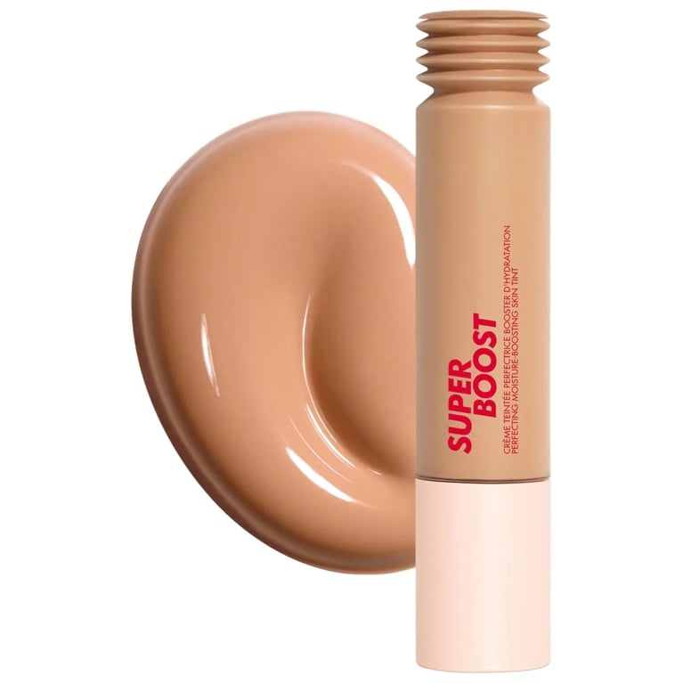 «Suede Skin»: tout ce qu’il faut savoir sur la nouvelle tendance maquillage de l’heure