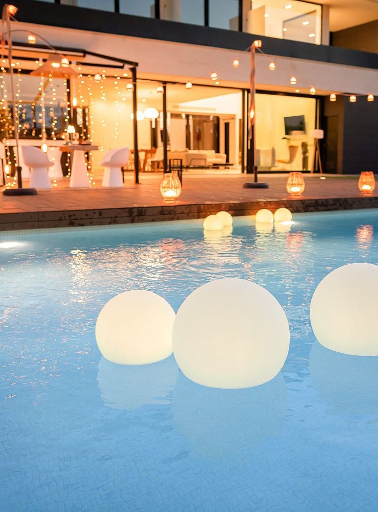 Éclairage de terrasse: 11 idées lumineuses pour vos soirées d’été