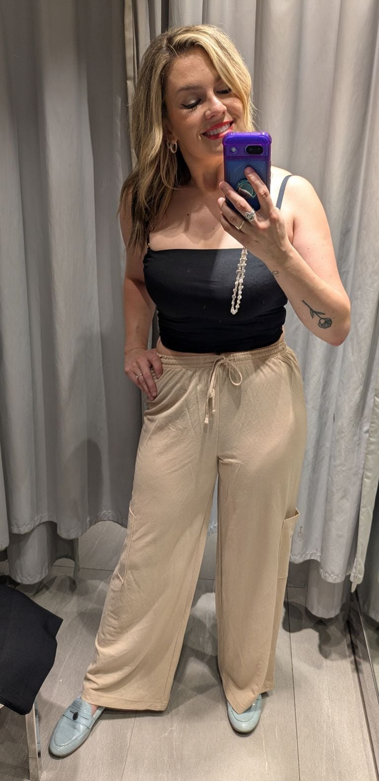 Tendance pantalon à cordon: 8 modèles essayés pour vous